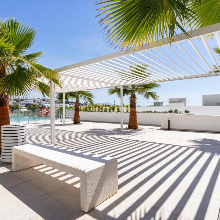 Peaceful Estepona Escape with Terrace Pool - Appartamento - 10