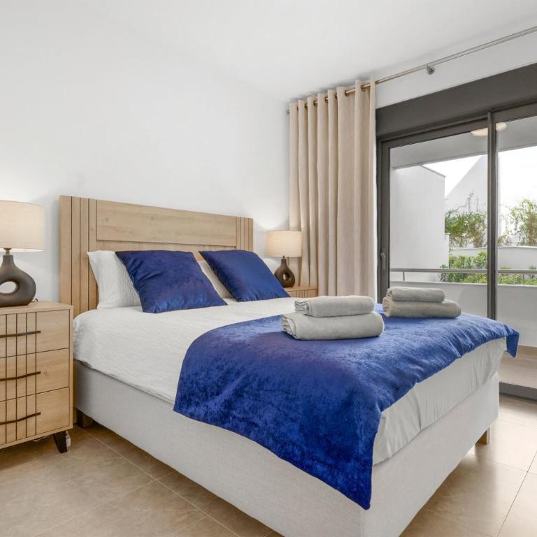 Peaceful Estepona Escape with Terrace Pool - Appartamento - 16