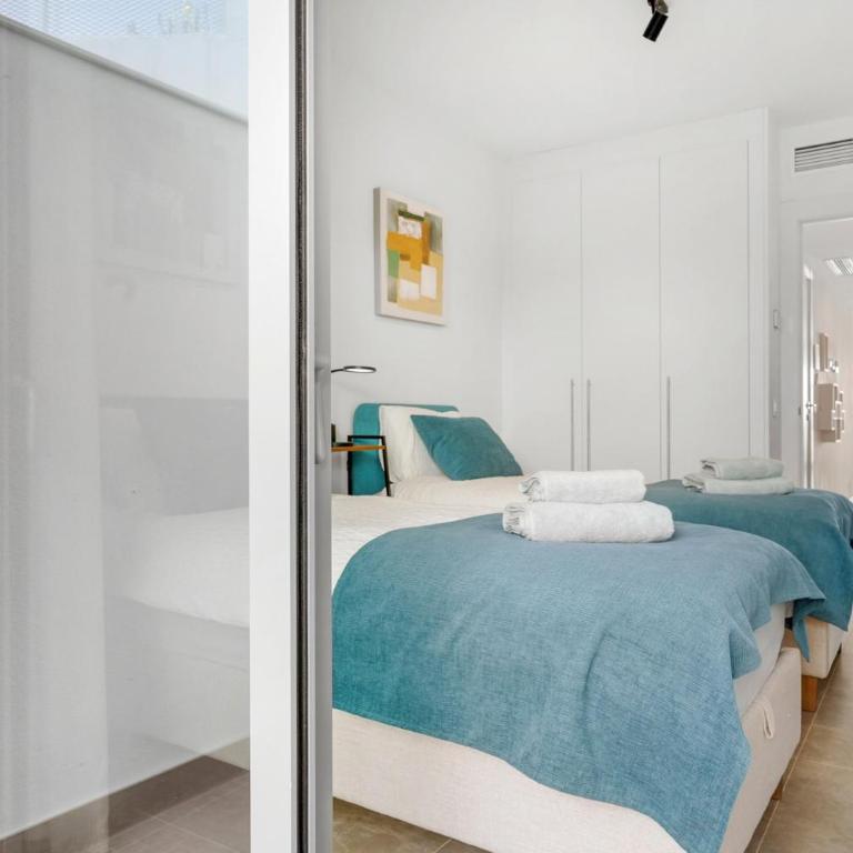 Peaceful Estepona Escape with Terrace Pool - Appartamento - 21