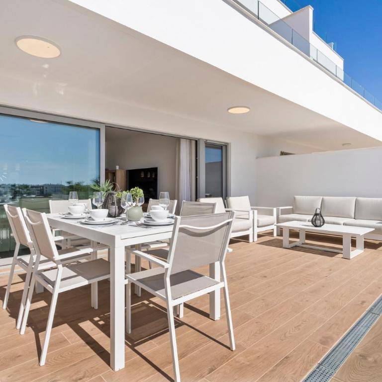 Peaceful Estepona Escape with Terrace Pool - Appartamento - 23