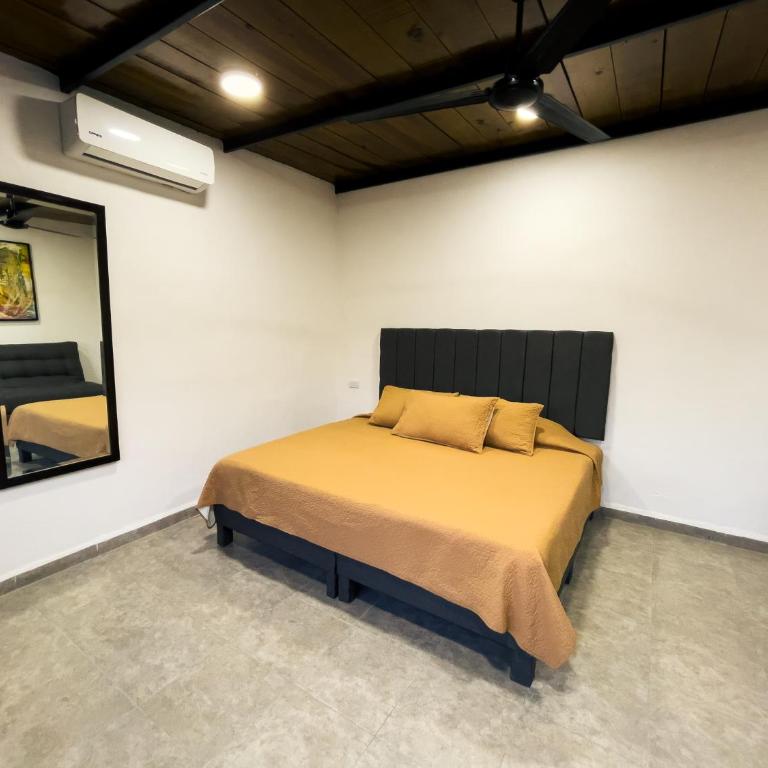 Campestre La Fuente - Habitación Doble con baño compartido - 1 o 2 camas - 5
