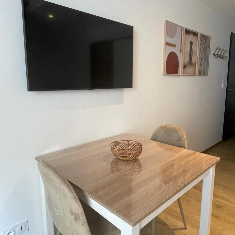 Duplex Lot 4 climatisé hypercentre à 5min des plages - Appartamento con 1 Camera da Letto - 2