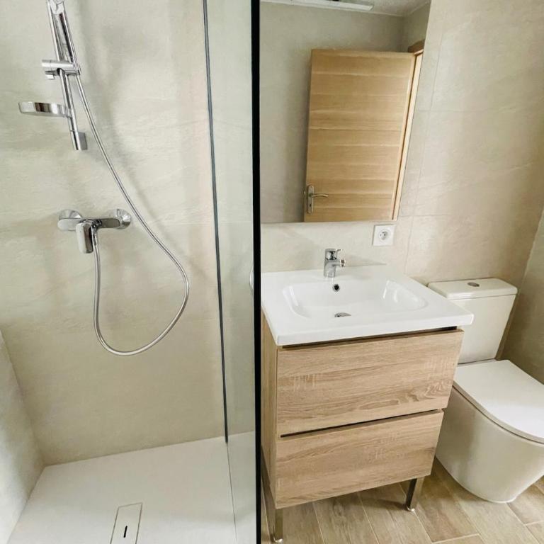 Duplex Lot 4 climatisé hypercentre à 5min des plages - Appartamento con 1 Camera da Letto - 7