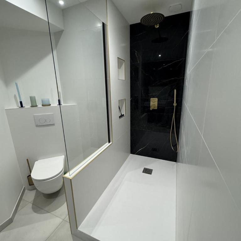 Appartement design face à l'océan et au lac - One-Bedroom Apartment - 19
