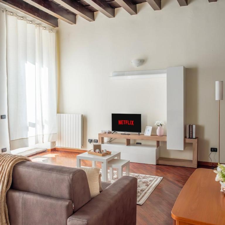 Elegante Bilocale con balcone - Centro Storico - Apartamento de 2 dormitorios - 1