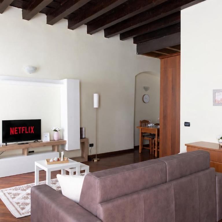 Elegante Bilocale con balcone - Centro Storico - Apartamento de 2 dormitorios - 10