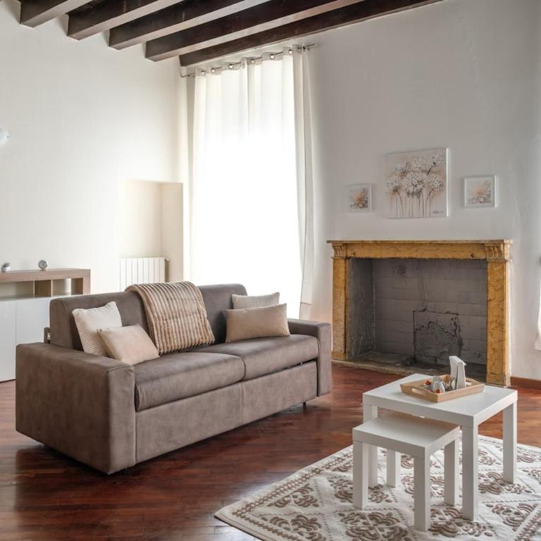 Elegante Bilocale con balcone - Centro Storico - Apartamento de 2 dormitorios - 17