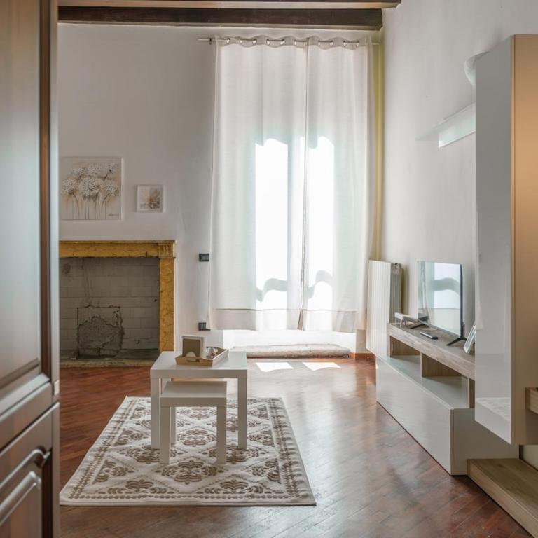 Elegante Bilocale con balcone - Centro Storico - Apartamento de 2 dormitorios - 18