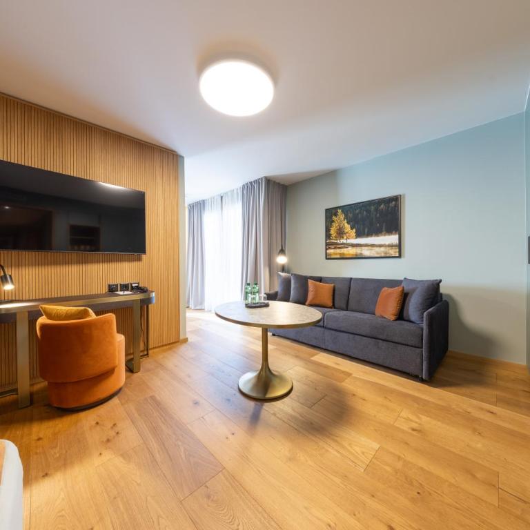 Hotel Rosatsch Residence - Double Room South/West High Floor - 12