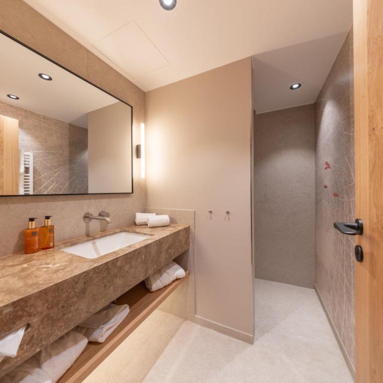 Hotel Rosatsch Residence - Double Room South/West High Floor - 15