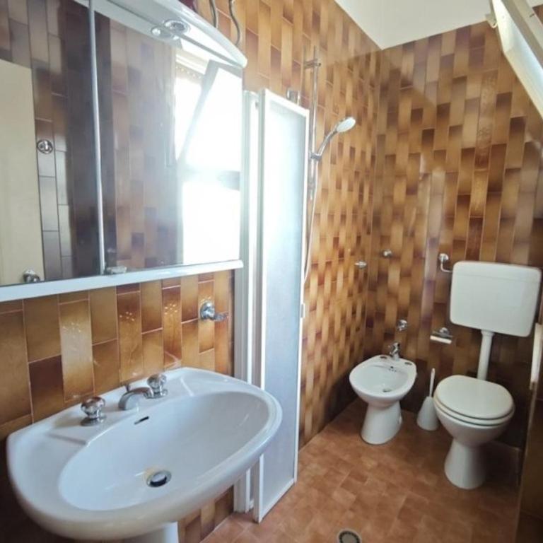 Two-bedroom flat a few steps from the beach - Apartment - 10