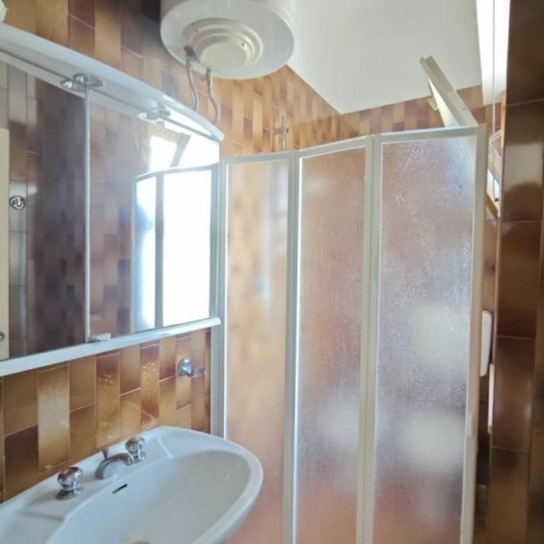 Two-bedroom flat a few steps from the beach - Apartment - 11