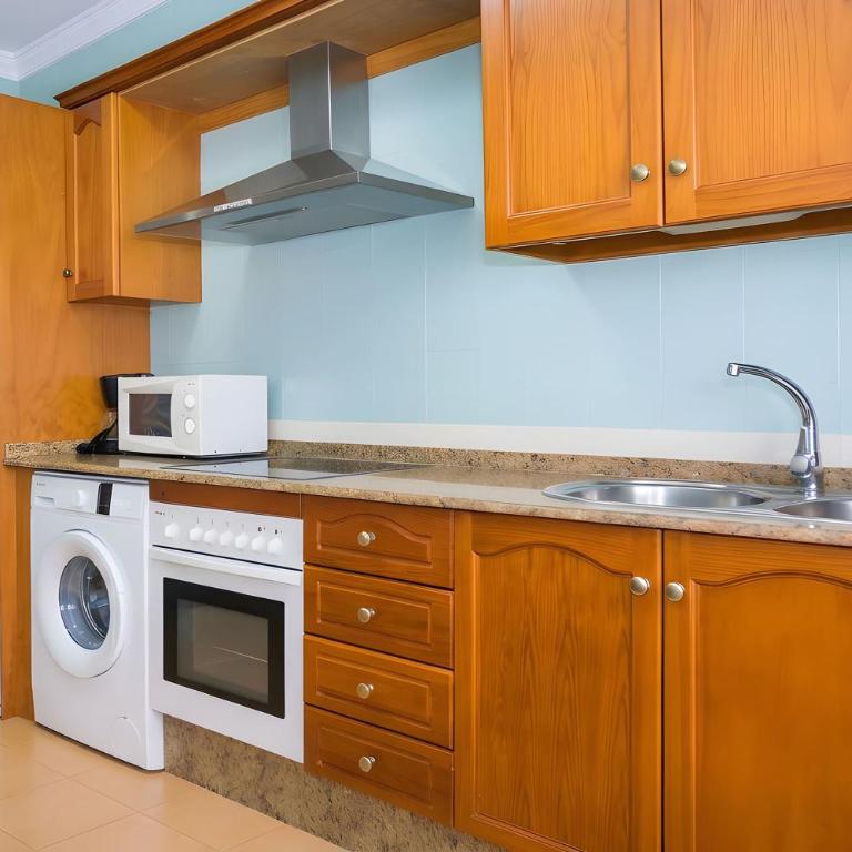 Nuevo Apartamento con Balcones y Aire solo familias y parejas - Apartment - 2