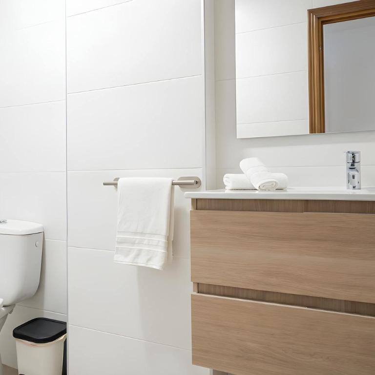 Nuevo Apartamento con Balcones y Aire solo familias y parejas - Apartment - 13