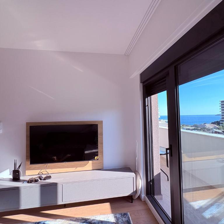 Luxury 2BR Sea View & Garage & Twin Towers Becici - Appartement 2 Chambres avec Terrasse et Vue sur la Mer - 11