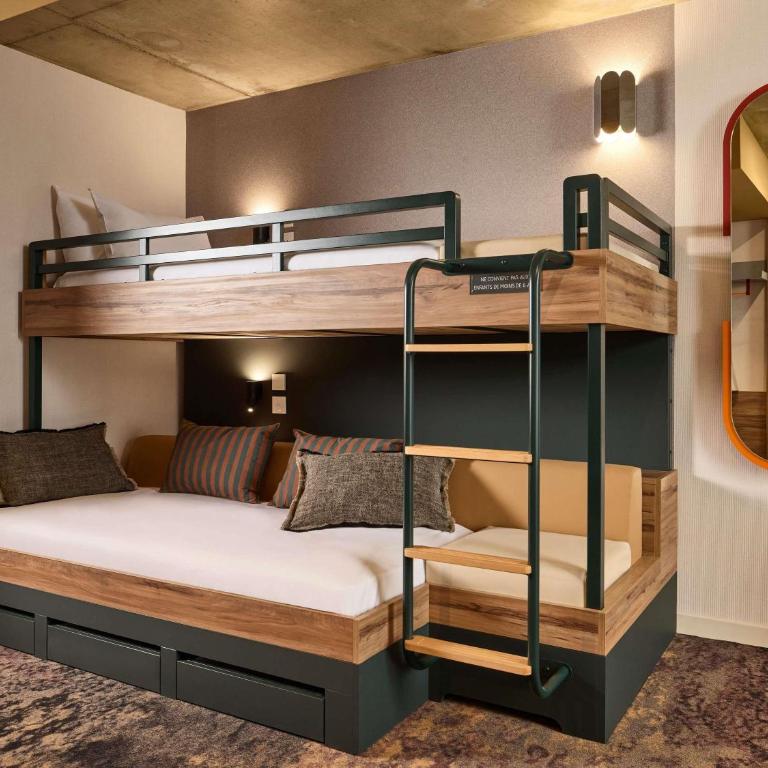 You Hotel Amiens - Handwritten Collection - Deluxe Double Room with One Bunk Bed - 2