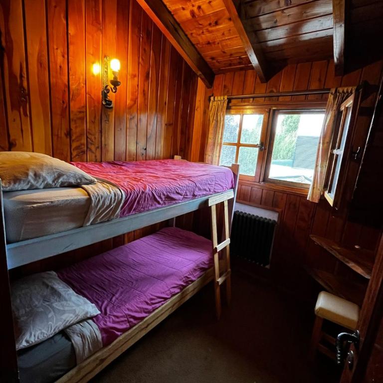 Universal Traveller's Hostel - Habitación Doble Económica - 2 camas - 2