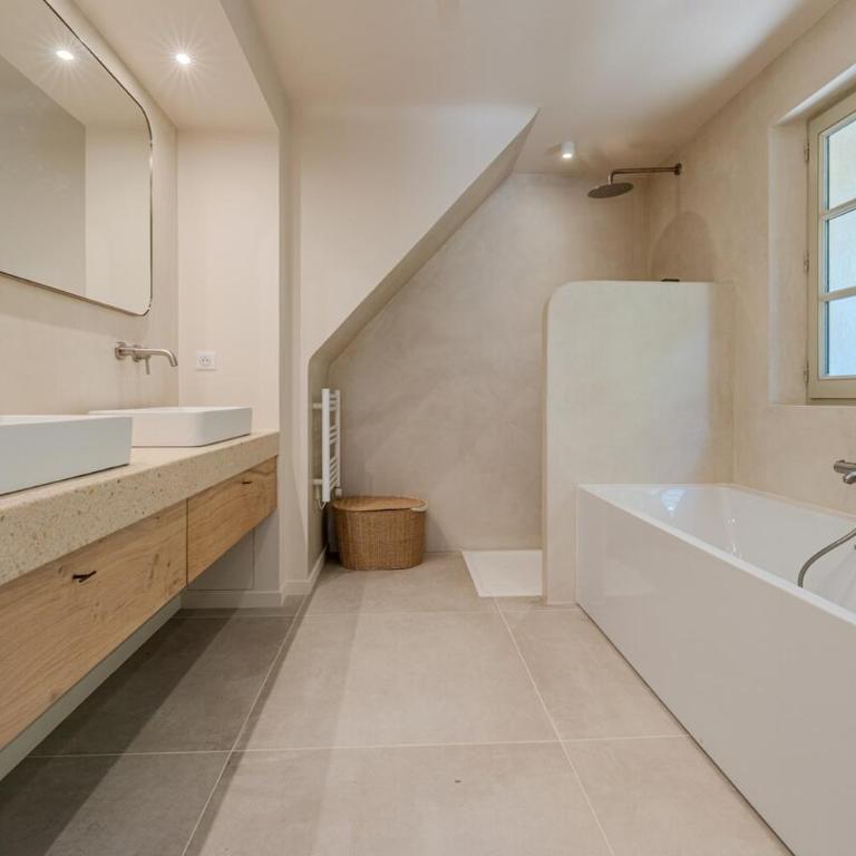 Exceptional farmhouse with pool 10 minutes from Aix - Villa - 8