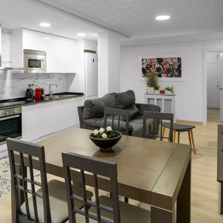 Orleans - 3 Bedrooms - Open Kitchen - Three-Bedroom Apartment - 1