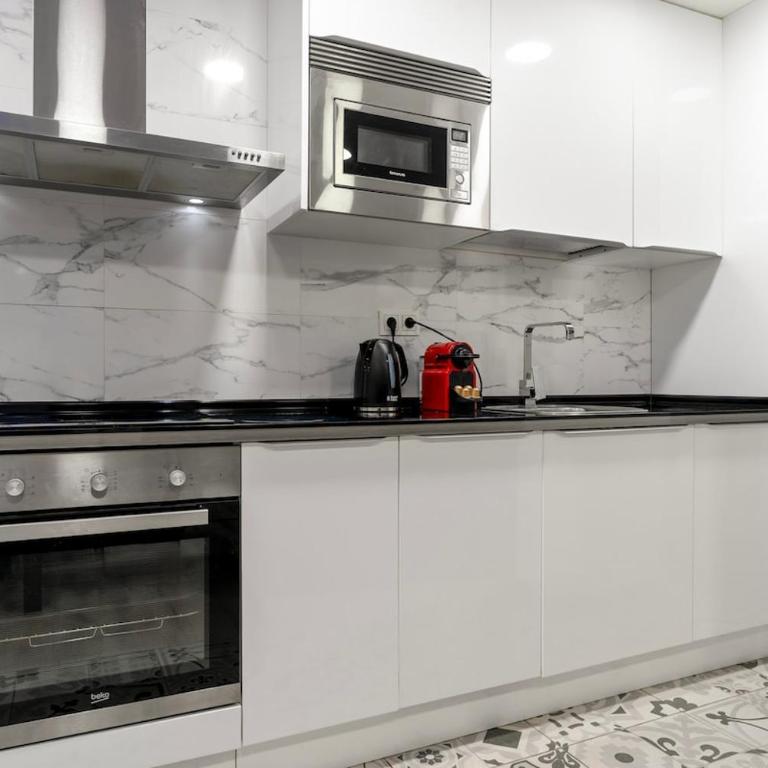 Orleans - 3 Bedrooms - Open Kitchen - Three-Bedroom Apartment - 10