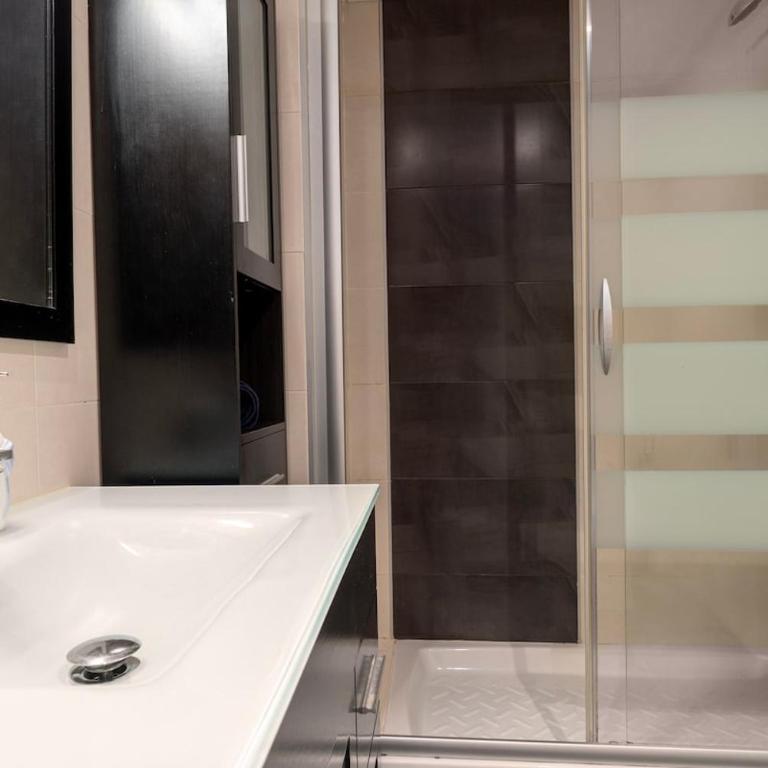 Orleans - 3 Bedrooms - Open Kitchen - Three-Bedroom Apartment - 20