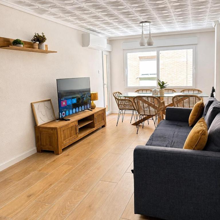 UIM Mediterraneo Juana 3 Wifi - Apartment - 9