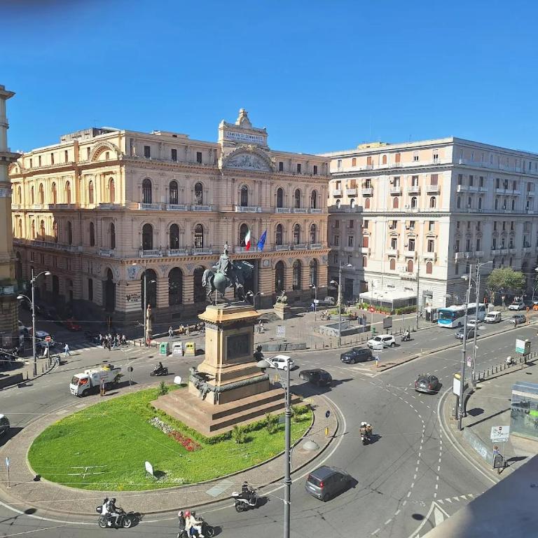 Naples Plaza Bovio - Luxus Vierbettzimmer - 1