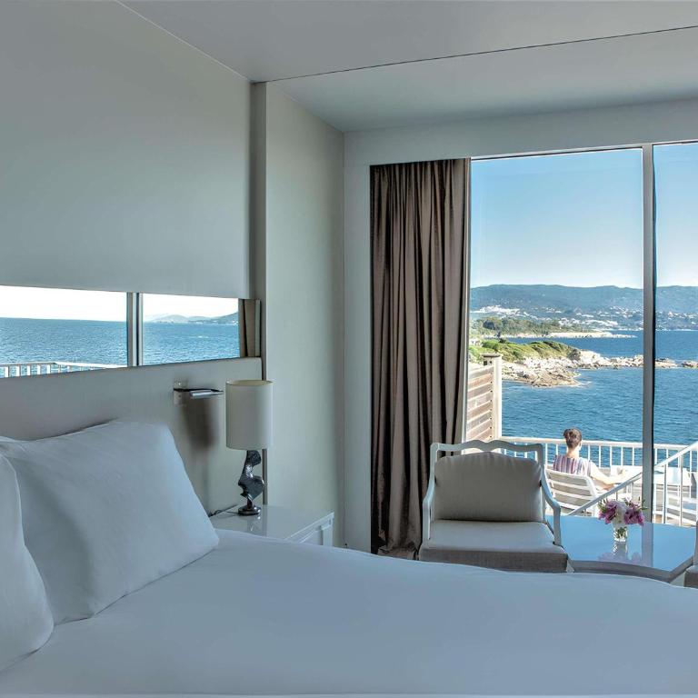 Sofitel Golfe d'Ajaccio Thalassa Sea & Spa - Chambre de Luxe avec 1 Lit Queen-Size - 1