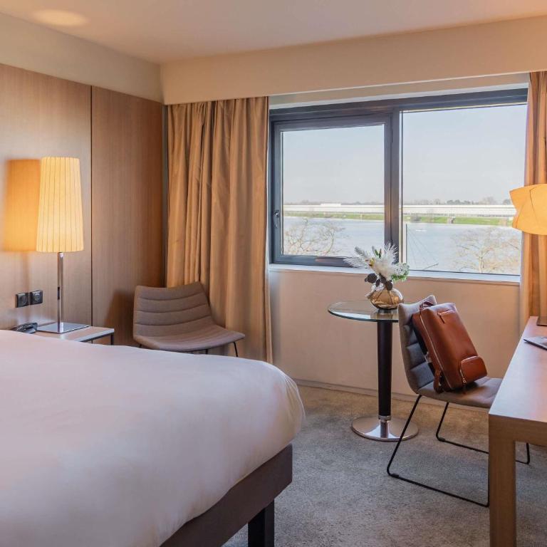 Pullman Bordeaux Lac - Chambre Double Deluxe - Vue sur Lac - 1