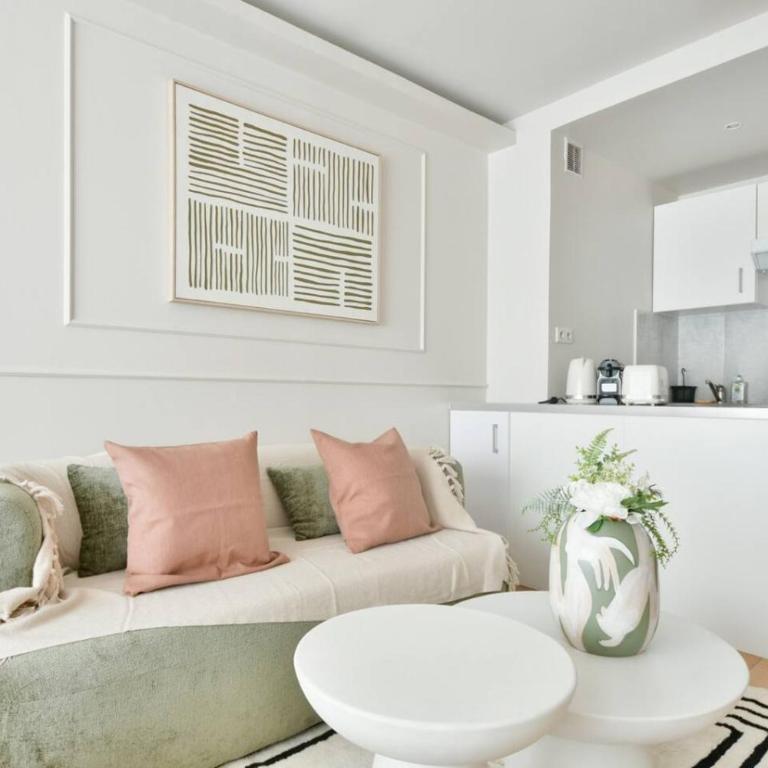 Champs Elysees Chic and Vibrant Studio - Appartement - 12