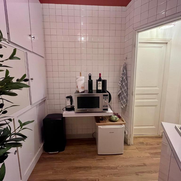 Paris 7th arrondissement - Champ de Mars, quiet, 4 guests - Two-Bedroom Apartment - 9