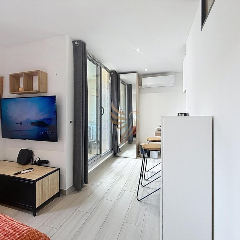 Cosy Parc A – Douceur & Confort au Cœur de Fréjus - Apartment - 4