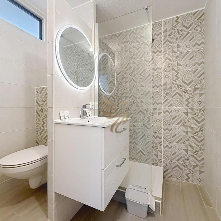 Cosy Parc A – Douceur & Confort au Cœur de Fréjus - Apartment - 17