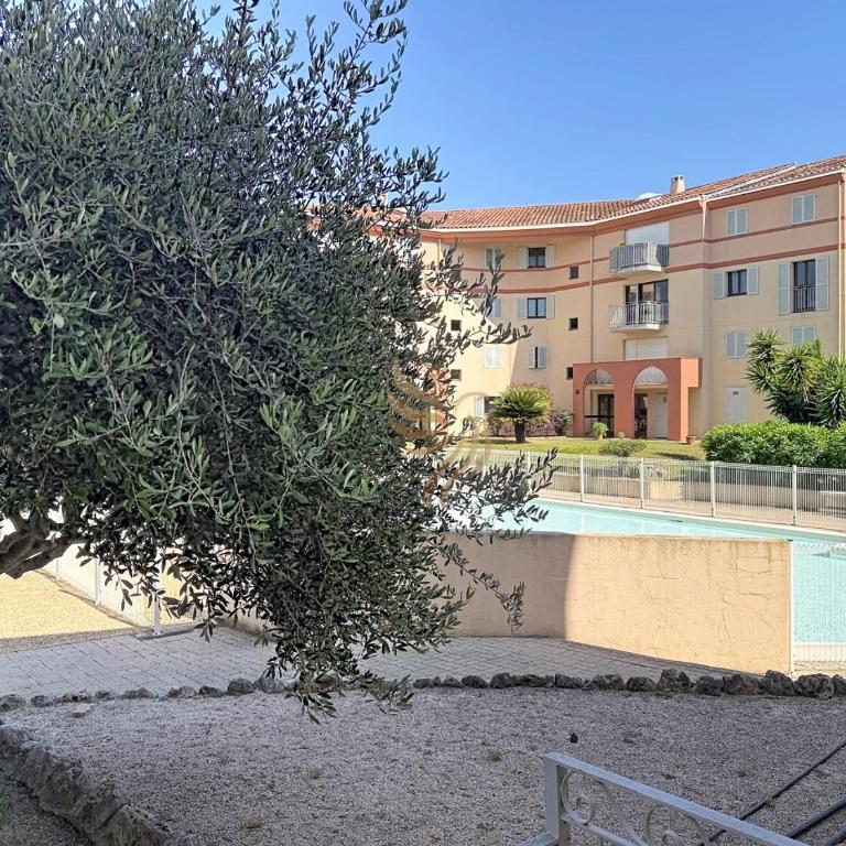 Cosy Parc A – Douceur & Confort au Cœur de Fréjus - Apartment - 7