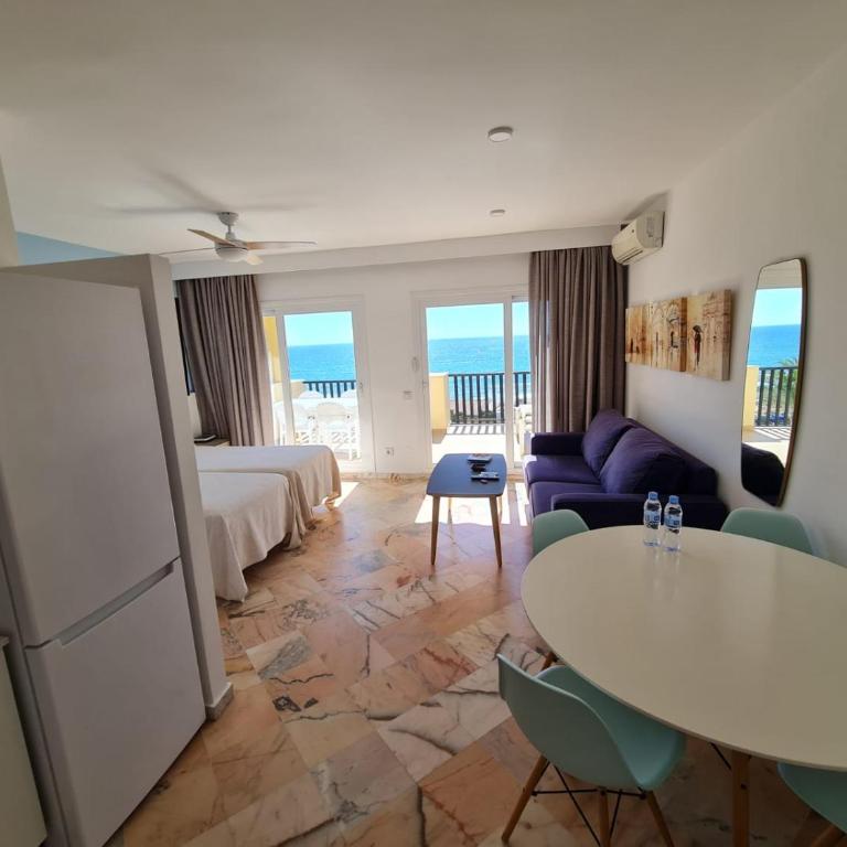 Apartamento con esplendida vista al mar, a menos de 50 metros de la playa - Apartamento de 1 dormitorio - 4