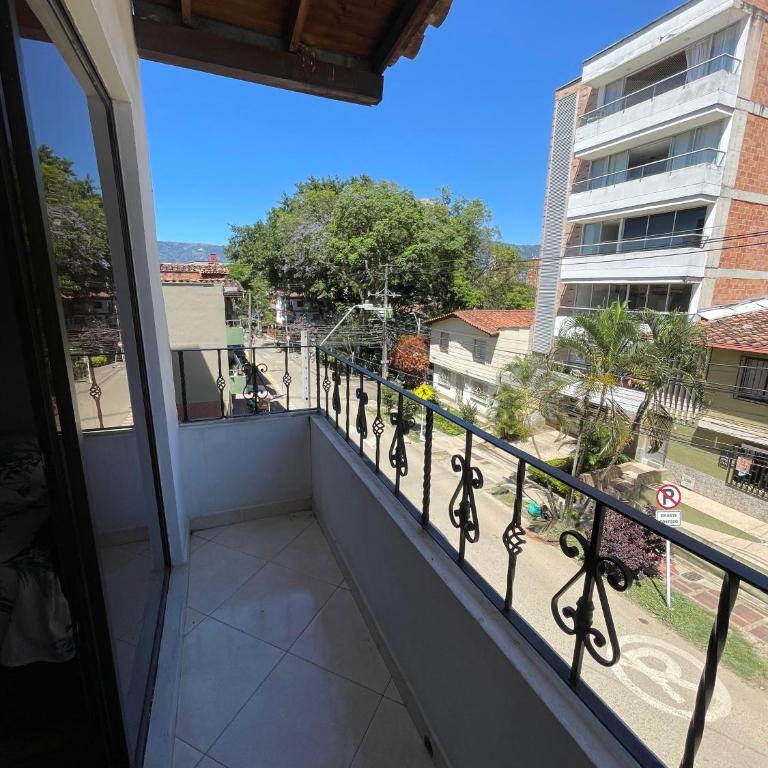 Hermoso apartamento con terraza - Two-Bedroom Apartment - 17