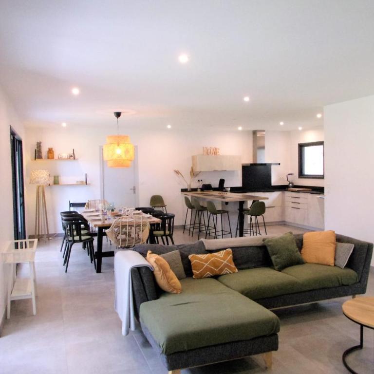 Maison contemporaine spacieuse avec jardin - Maison de Vacances - 2