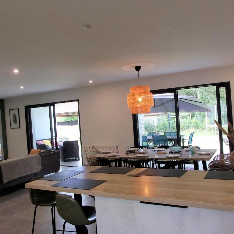 Maison contemporaine spacieuse avec jardin - Maison de Vacances - 4