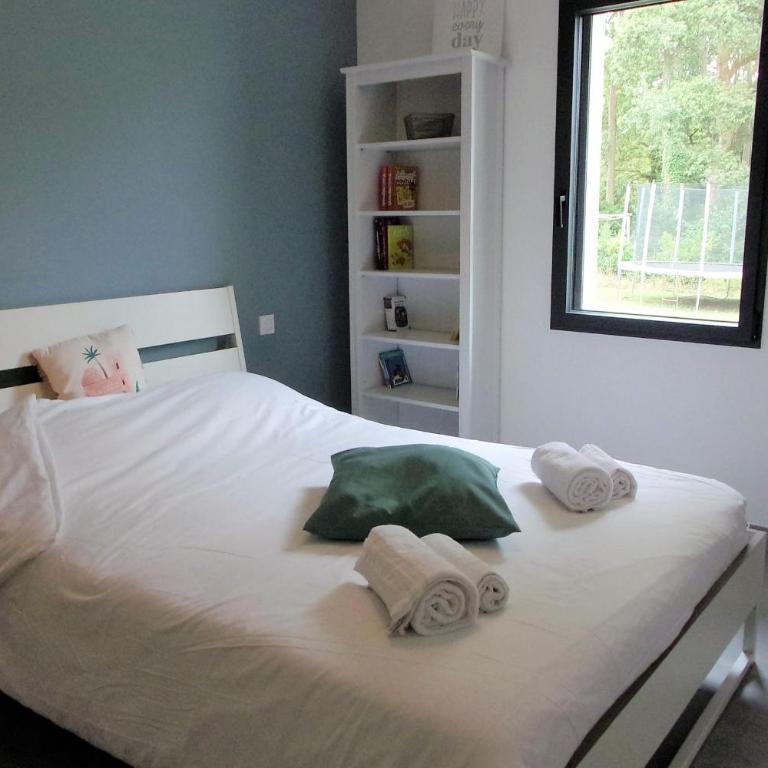Maison contemporaine spacieuse avec jardin - Maison de Vacances - 15