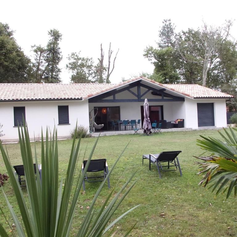 Maison contemporaine spacieuse avec jardin - Maison de Vacances - 19