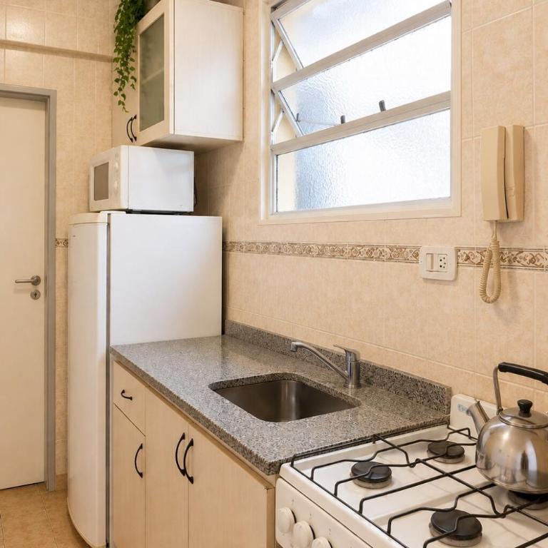 Departamento céntrico amplio y con patio - Apartamento de 1 dormitorio - 7