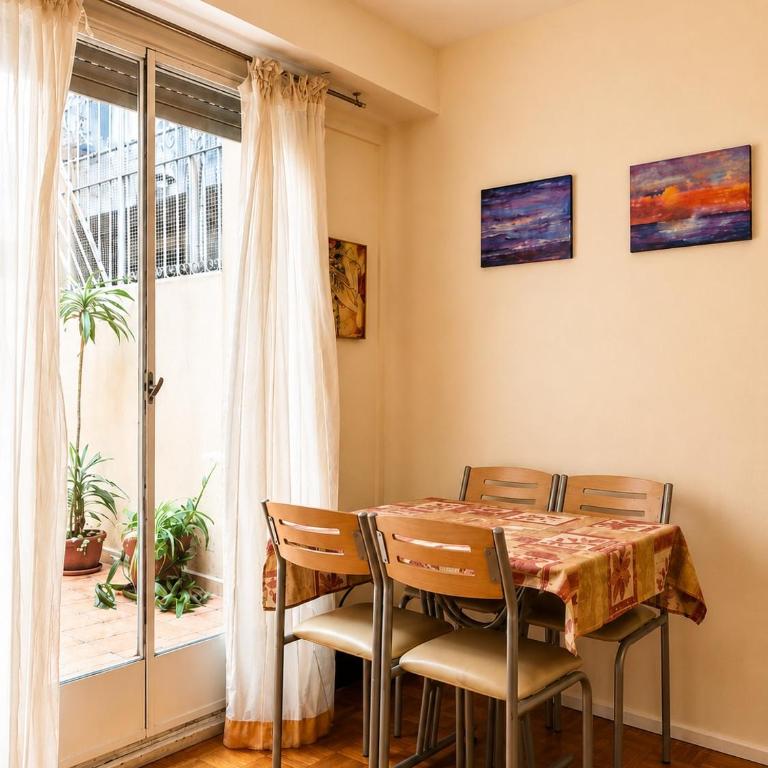 Departamento céntrico amplio y con patio - Apartamento de 1 dormitorio - 12