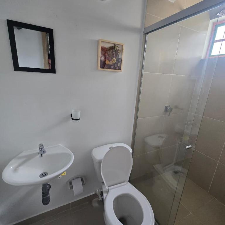 Apartamento tipo loft luminoso y espacioso - Three-Bedroom Apartment - 6
