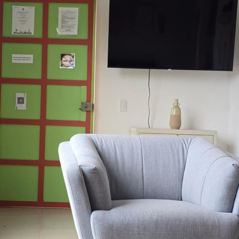 Apartamento tipo loft luminoso y espacioso - Three-Bedroom Apartment - 11