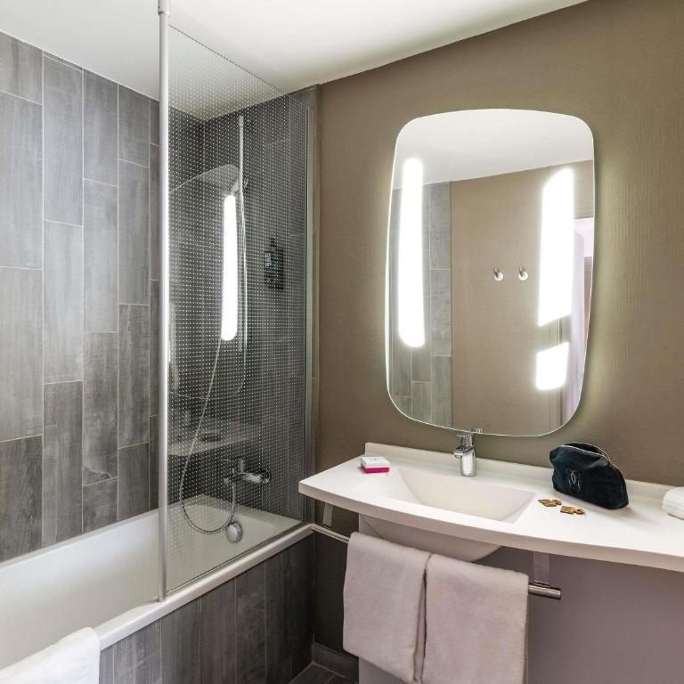 ibis Le Havre Centre - Chambre Premium avec 1 Lit Double et 1 Lit Simple - 4
