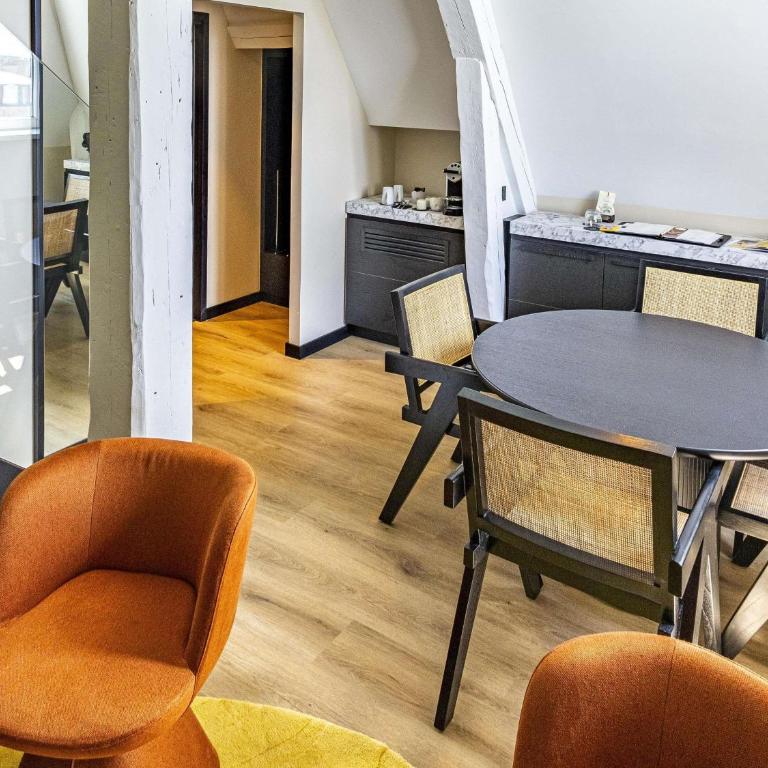 Grand Hôtel La Cloche Dijon - MGallery Collection - Suite Duplex - Lit Queen-Size - Vue - 1