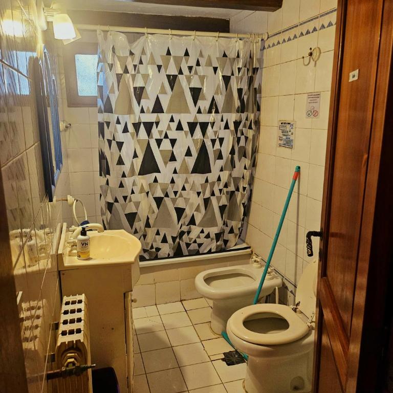 Universal Traveller's Hostel - Habitación Doble con baño compartido - 5
