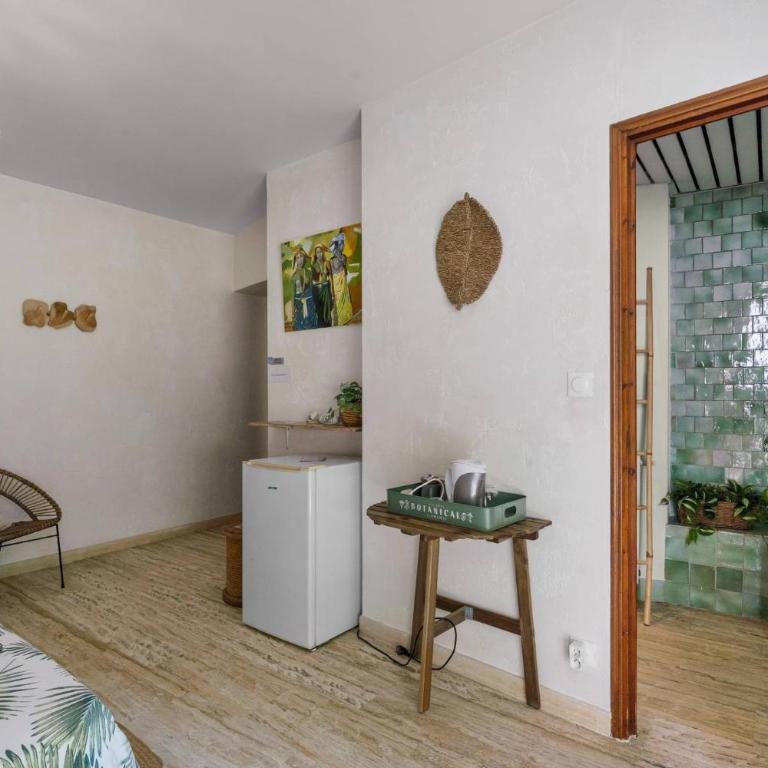 Chambres D'hôtes - Le Mas Du Rocher - Chambre Double - Vue sur Jardin - 5