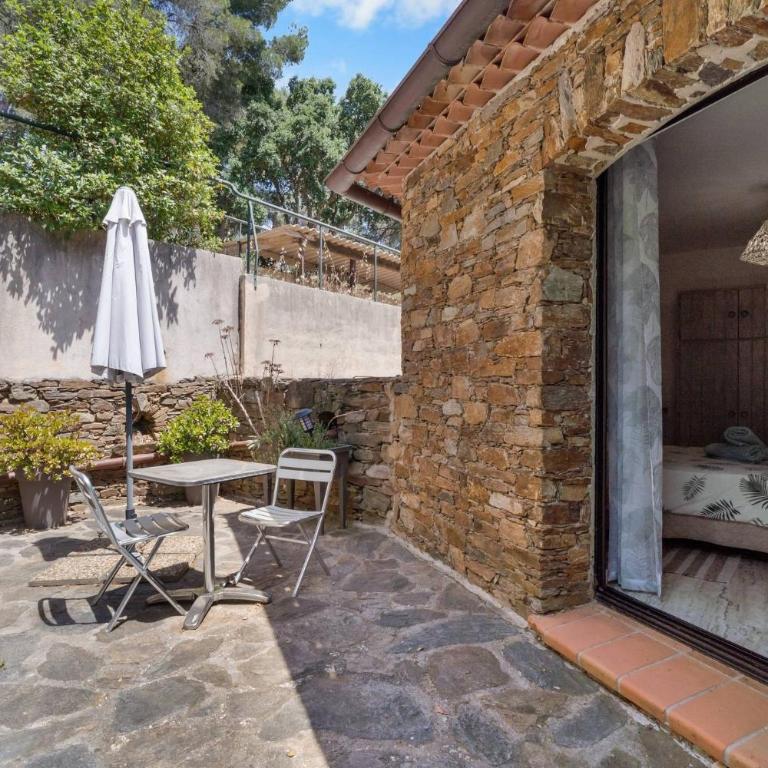 Chambres D'hôtes - Le Mas Du Rocher - Chambre Double - Vue sur Jardin - 8