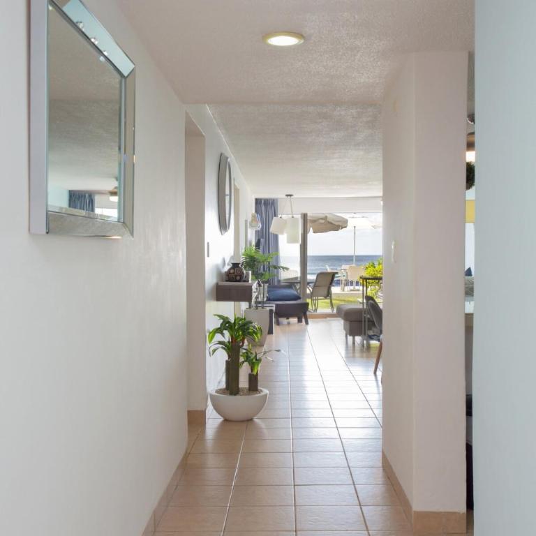 Oceanfront Escape Sunset Views and Caribbean Breeze - Apartamento de 2 dormitorios - 28